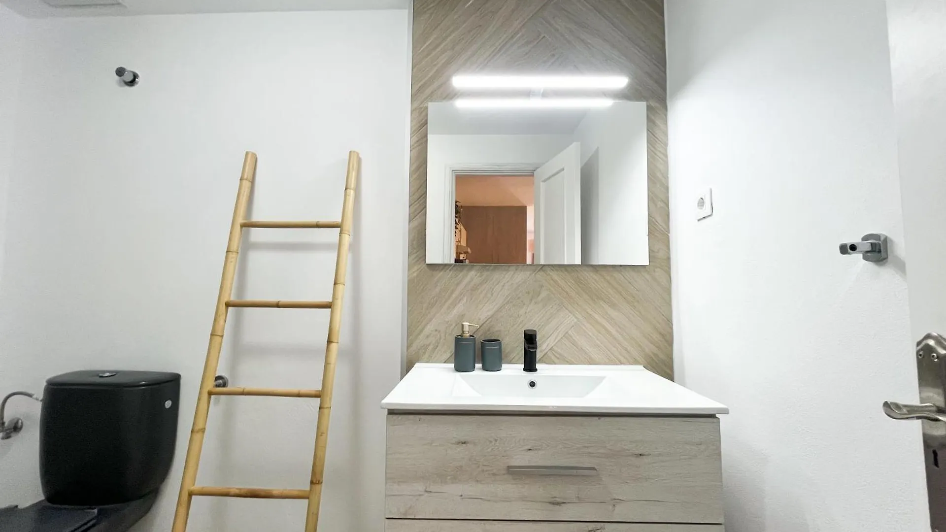 Yuka Apartment コラレホ スペイン