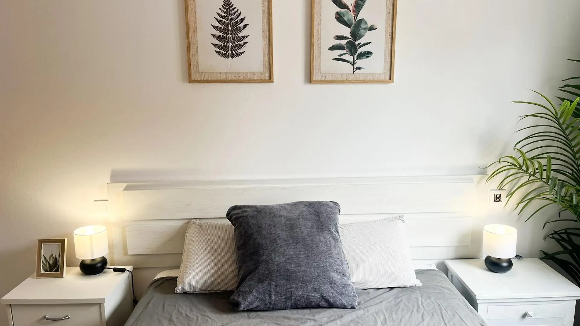 Yuka Apartment コラレホ 0*,